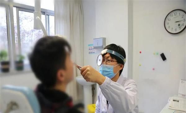 小孩子睡觉打鼾很响怎么办