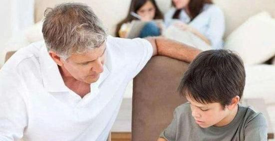 如何给两个孩子好的家庭教育