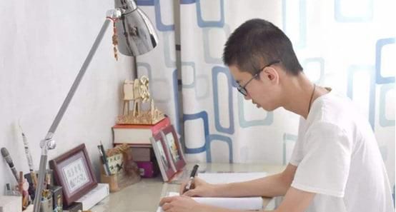 高三应不应该陪读