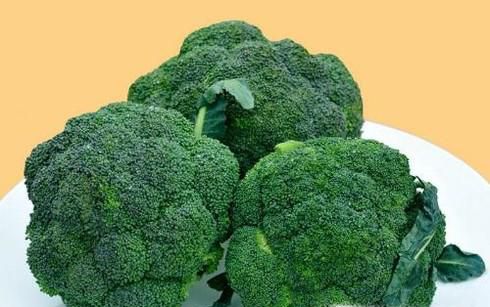 6-7个月宝宝辅食：西兰花泥米糊