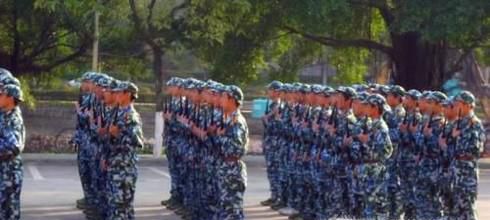 中学生军训前的准备