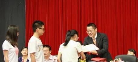 大学生如何才能拿奖学金