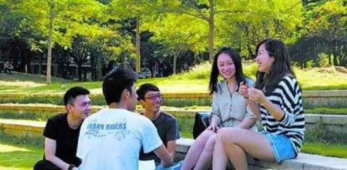 大学生活是怎样的？应怎么处理人和事？