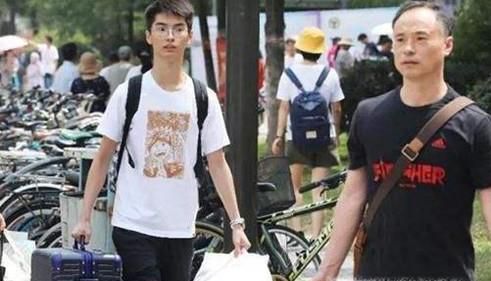 大学开学前要准备什么东西？新生报到要注意什么