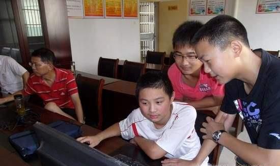 中学生上网的利与弊