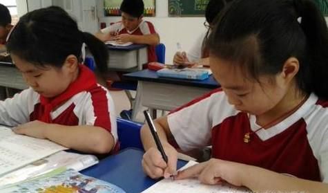 小学三年级孩子怎样练习使用钢笔写字