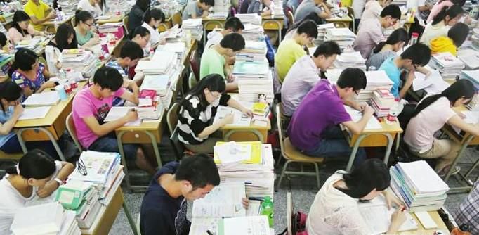 对大学不满意或大学毕业的人，如何重新参加高考