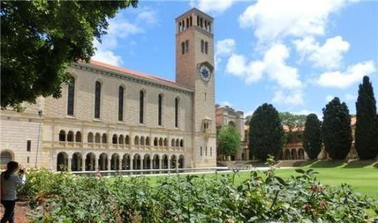 西澳大学教育学院雅思要求（本科研究生）