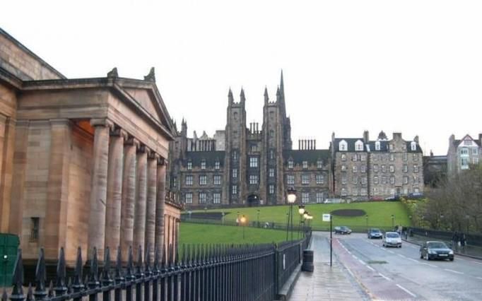爱丁堡大学国际人力资源管理专业课程设置难不难？申请要求高不高？