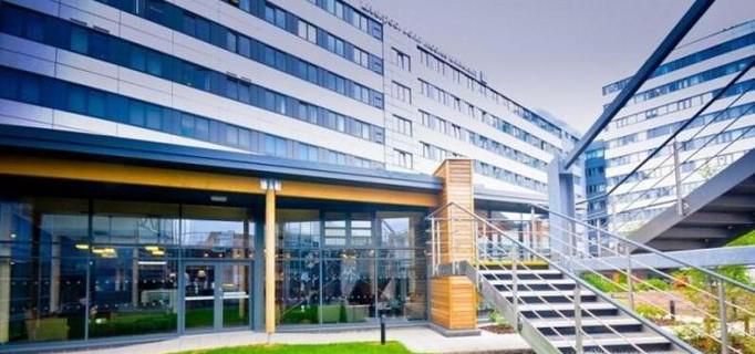英国留学：利物浦约翰摩尔斯大学知名校友及所获荣誉介绍