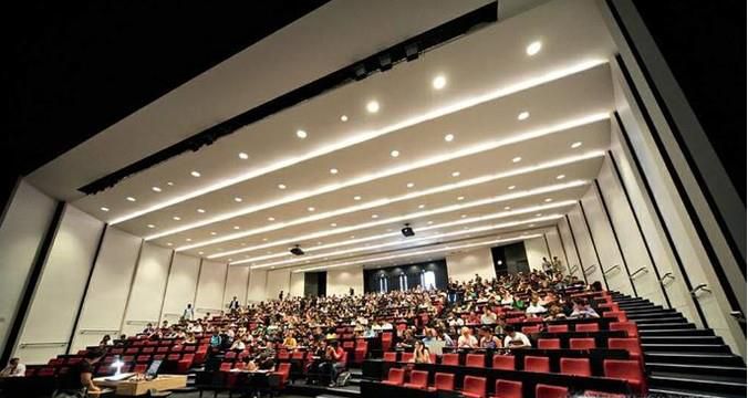 奥克兰大学预科一年花费