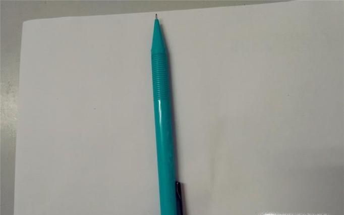 警车简笔画步骤介绍