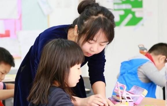 怎样才能成为公立小学的老师？