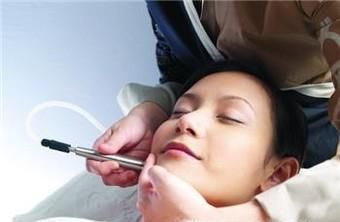 美容师资格证书有必要考取吗