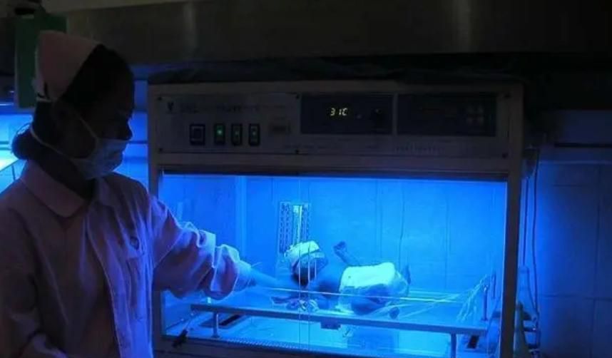 新生儿如何去黄疸？母乳喂养怎么知道孩子吃饱了？