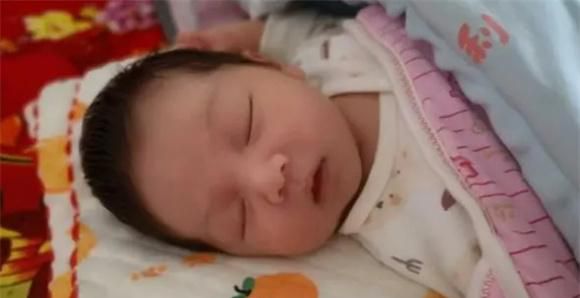 别再这样喂奶，无论是母乳还是奶粉，都容易肠胀气