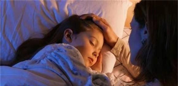 宝宝晚上频繁醒来  该如何应对