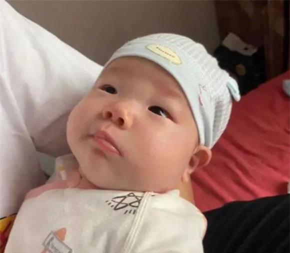 “为什么宝宝喝奶，总是要哭闹”妈妈早知道越好