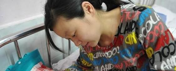 二胎剖腹产才出月子，就被强制上岗，哭也没有用