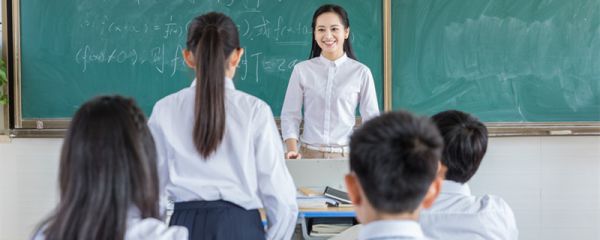 诗歌朗诵主持词开场白和结束语 诗歌朗诵主持词开场白和结束语小学生