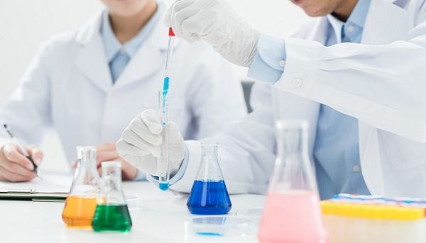 铝与硫酸亚铁反应的化学方程式，铝与硫酸亚铁反应的化学方程式是什么