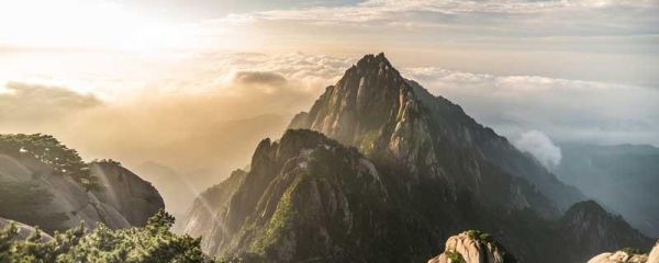 黄山奇石课后三幅图各写一段话 黄山奇石课后三幅图各写一段话天狗望月