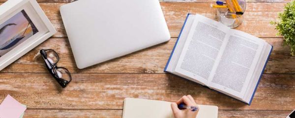 横眉冷对千夫指,俯首甘为孺子牛翻译 横眉冷对千夫指