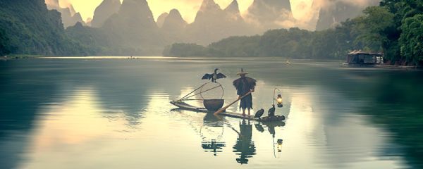 雾锁山头山锁雾天连水尾水连天意思 雾锁山头山锁雾天连水尾水连天是什么意思
