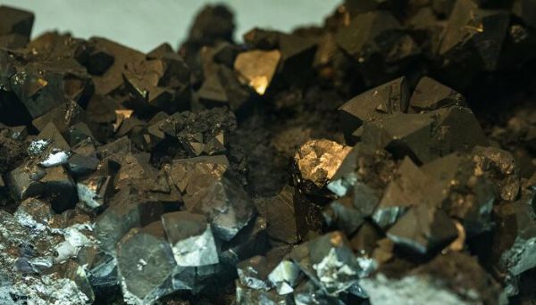 能够提取有价值矿物的岩石称为什么 能够提取有价值矿物的岩石称为啥