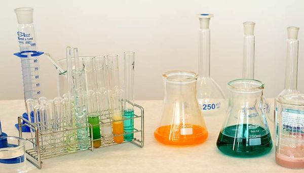 二氧化碳与烧碱反应化学方程式  二氧化碳与烧碱反应化学方程式是什么