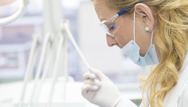 控制生物性状的基本遗传单位是什么 控制生物性状的基本遗传单位是什么呀