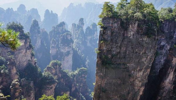 望天门山译文和赏析 望天门山译文