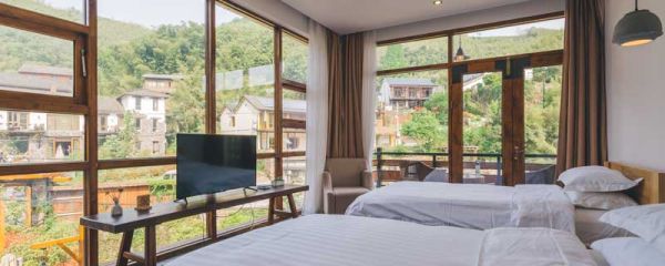 向窗外望去写三种景物 从窗户向外看的景色描写