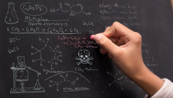 氧化铜生成铜的化学方程式  氧化铜生成铜的化学方程式是什么