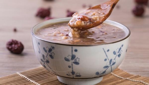 沈从文腊八粥课文分段概括    沈从文腊八粥课文每段讲了什么