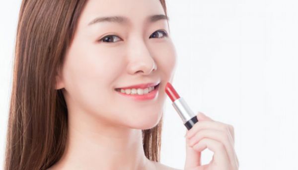 秋季适合的口红有哪些 秋季适合什么口红颜色