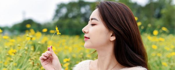 怎样判断自己皮肤属于哪种肤质 用什么方法来判断自己皮肤属于哪种肤质