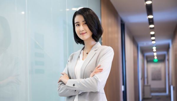 圆脸剪短发好看吗 圆脸短发适合剪到哪里