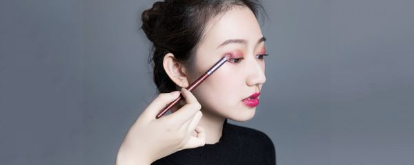 眼影为什么不能当腮红 眼影不能当腮红的原因