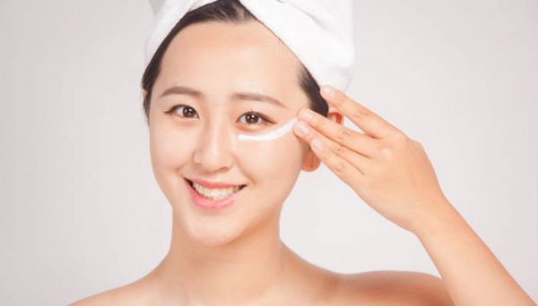 眼霜过期了还能用吗 眼霜使用方法