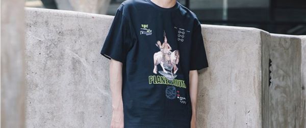 黑衣服白裤子可以搭吗 上黑下白可以搭配么