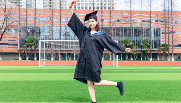 学位服装的颜色怎么区分 学位衣服颜色是什么