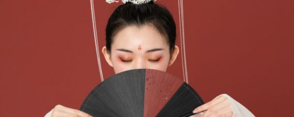 花黄与花钿的区别  花黄与花钿有什么不同