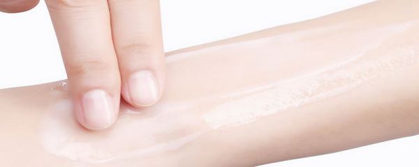 洗澡后涂抹身体乳有哪些好处 没洗澡能不能涂身体乳
