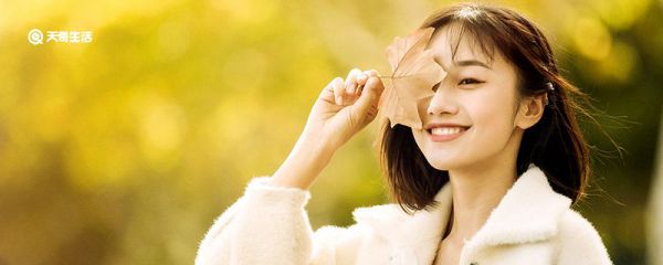 刘海有静电贴在额头上怎么办 刘海有静电贴在额头上怎么解决