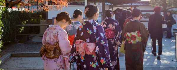 和服是哪个国家的服装 和服属于哪个国家