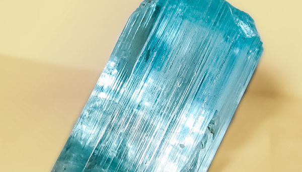 海蓝宝和蓝宝石的区别 海蓝宝和蓝宝石的区别在哪里