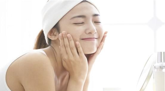 保湿洁面乳怎么用