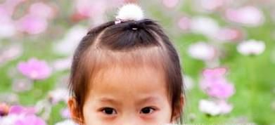 小女孩可爱发型绑扎方法 图解