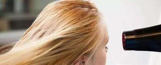 怎么吹头发才能使头发不发毛？